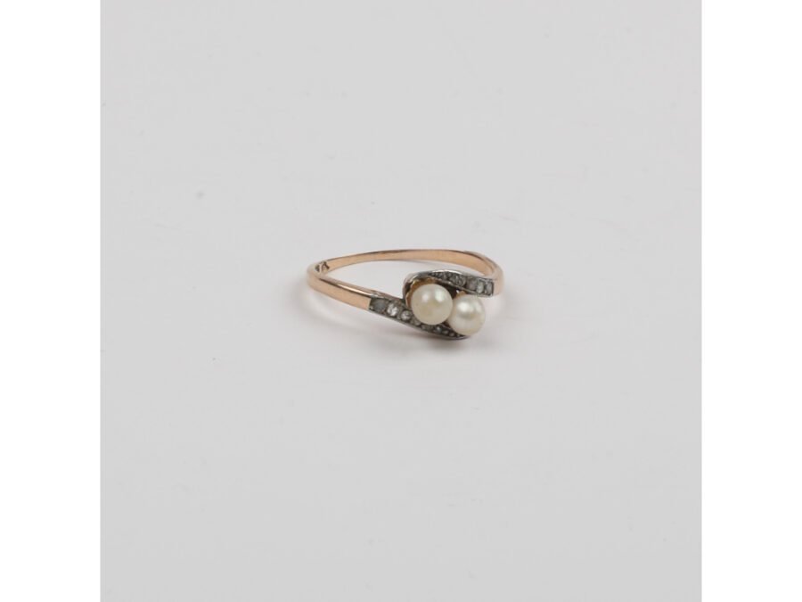 Anillo oro 18 K, perlas y diamantes