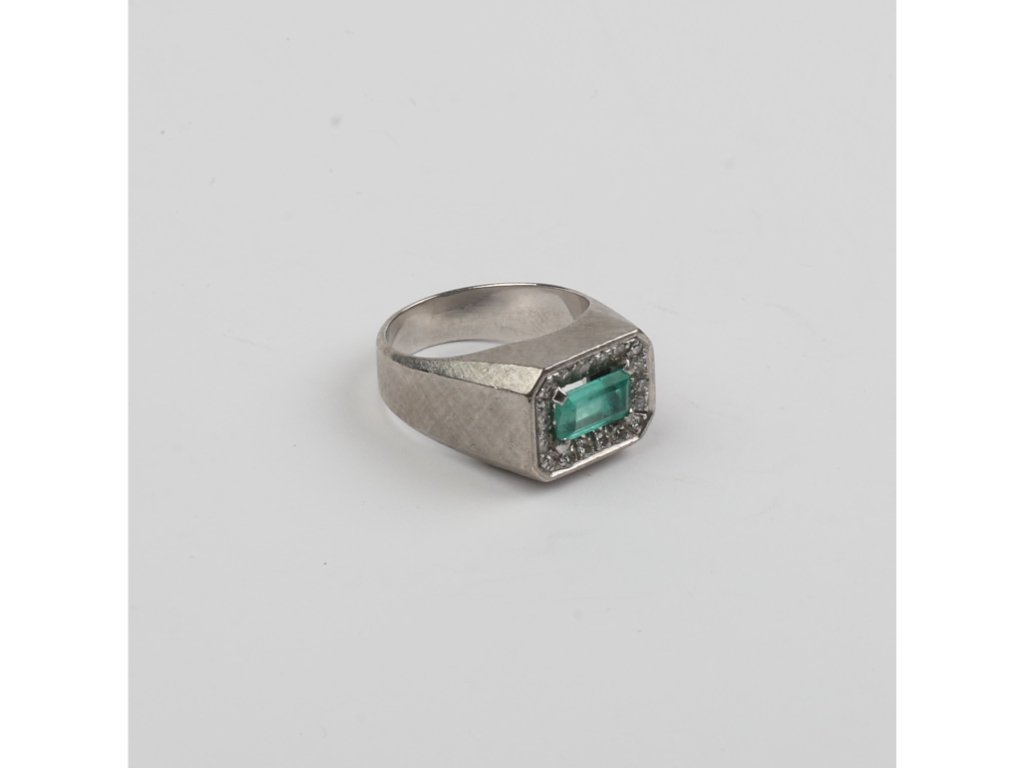 Anillo oro 18 K, esmeralda y brillantes