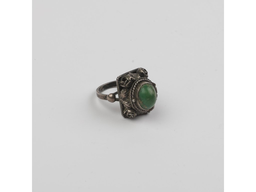 Anillo s. XIX plata y jade