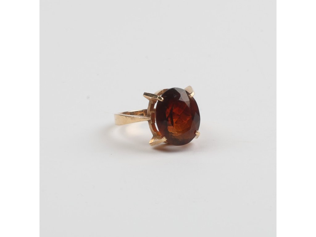Anillo oro 18 K y topacio