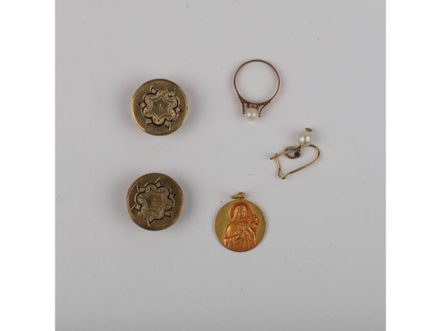 Piezas en oro