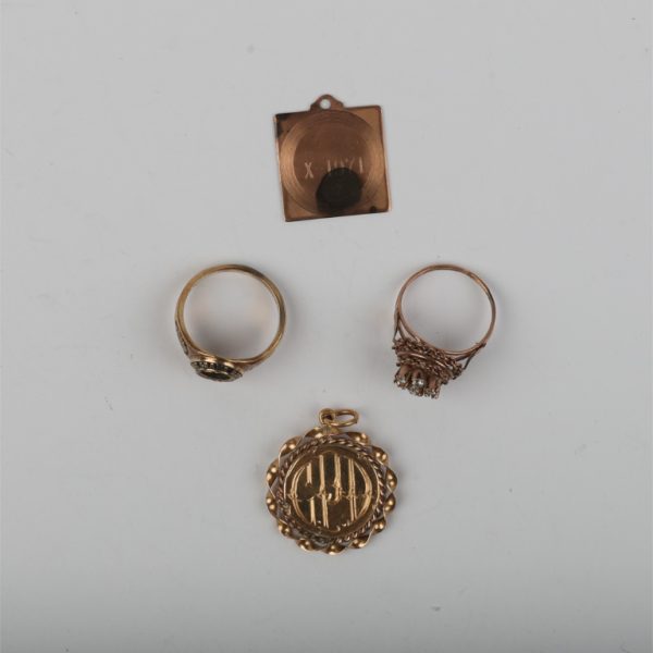Piezas en oro
