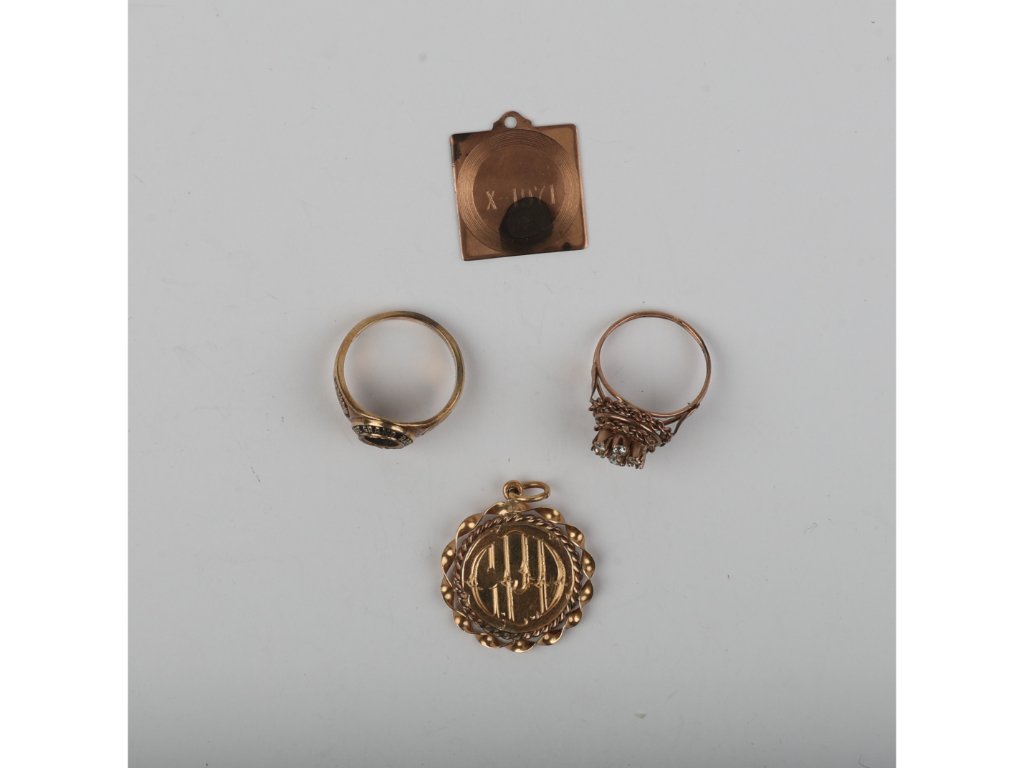 Piezas en oro