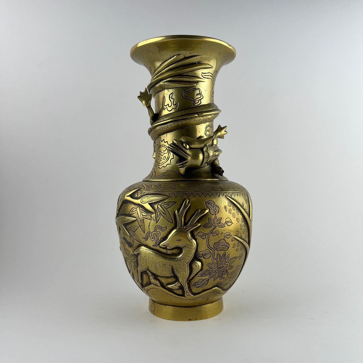 Jarrón chino en bronce