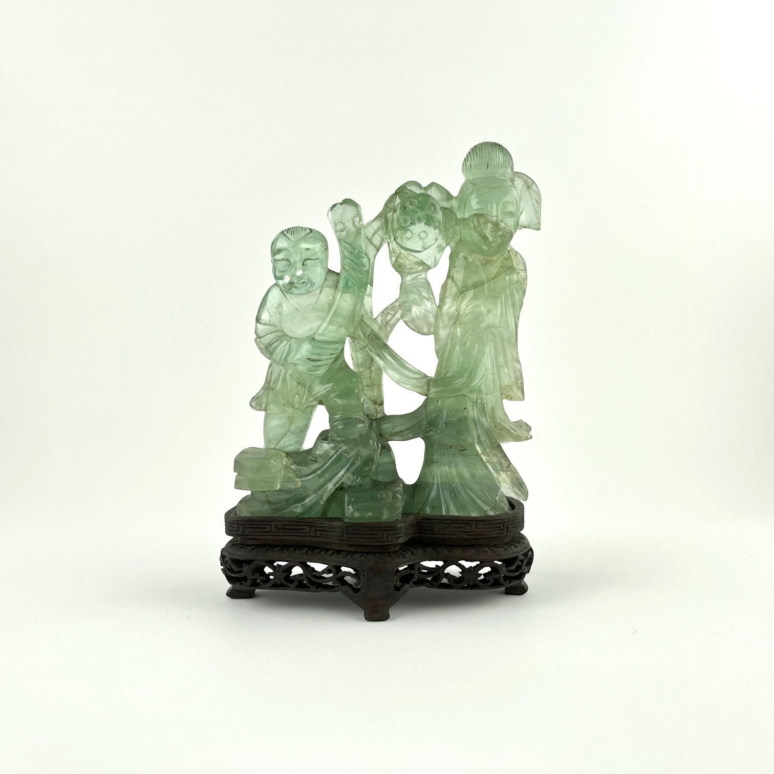 Escultura china en raíz de esmeralda
