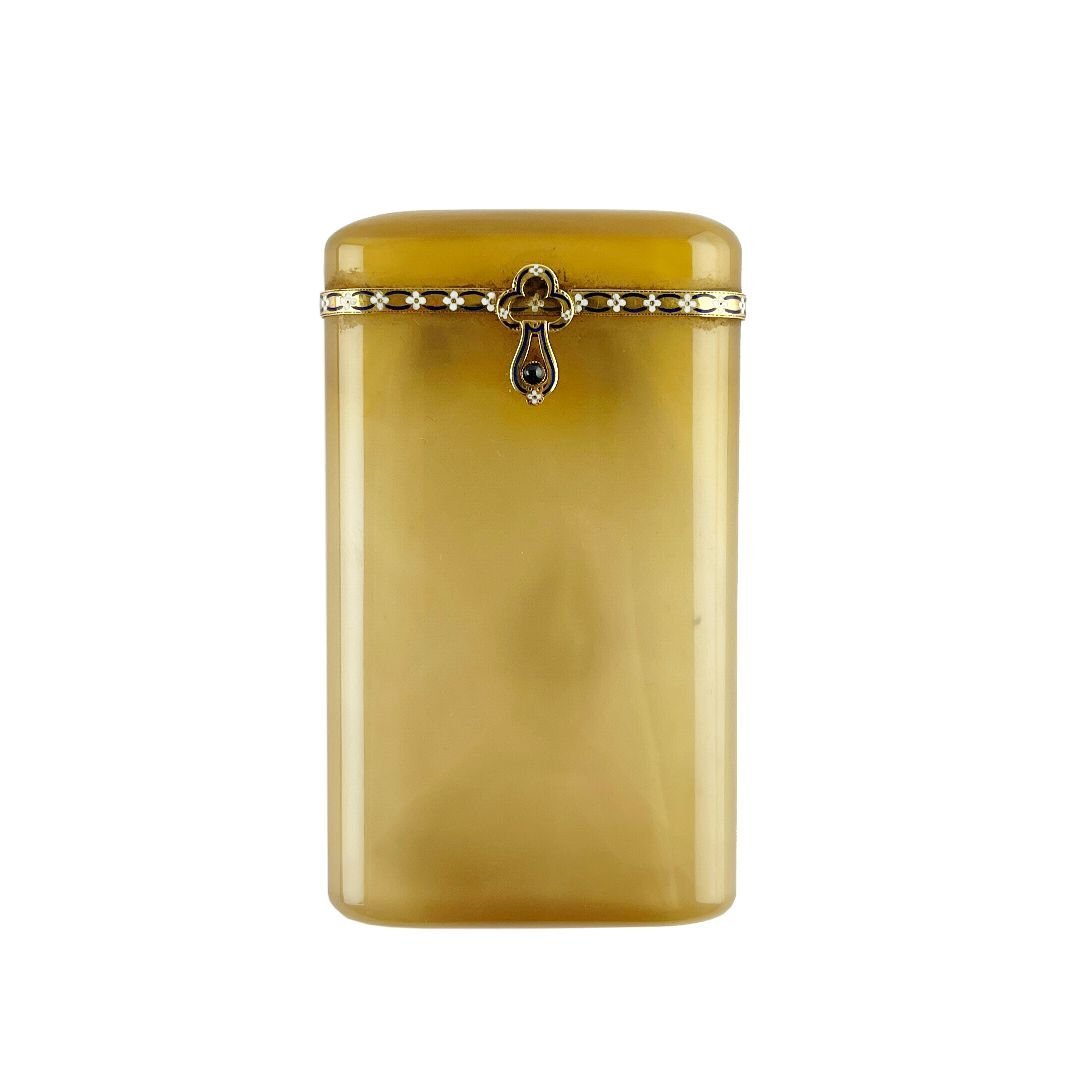 Cigarrera europea en ágata y oro