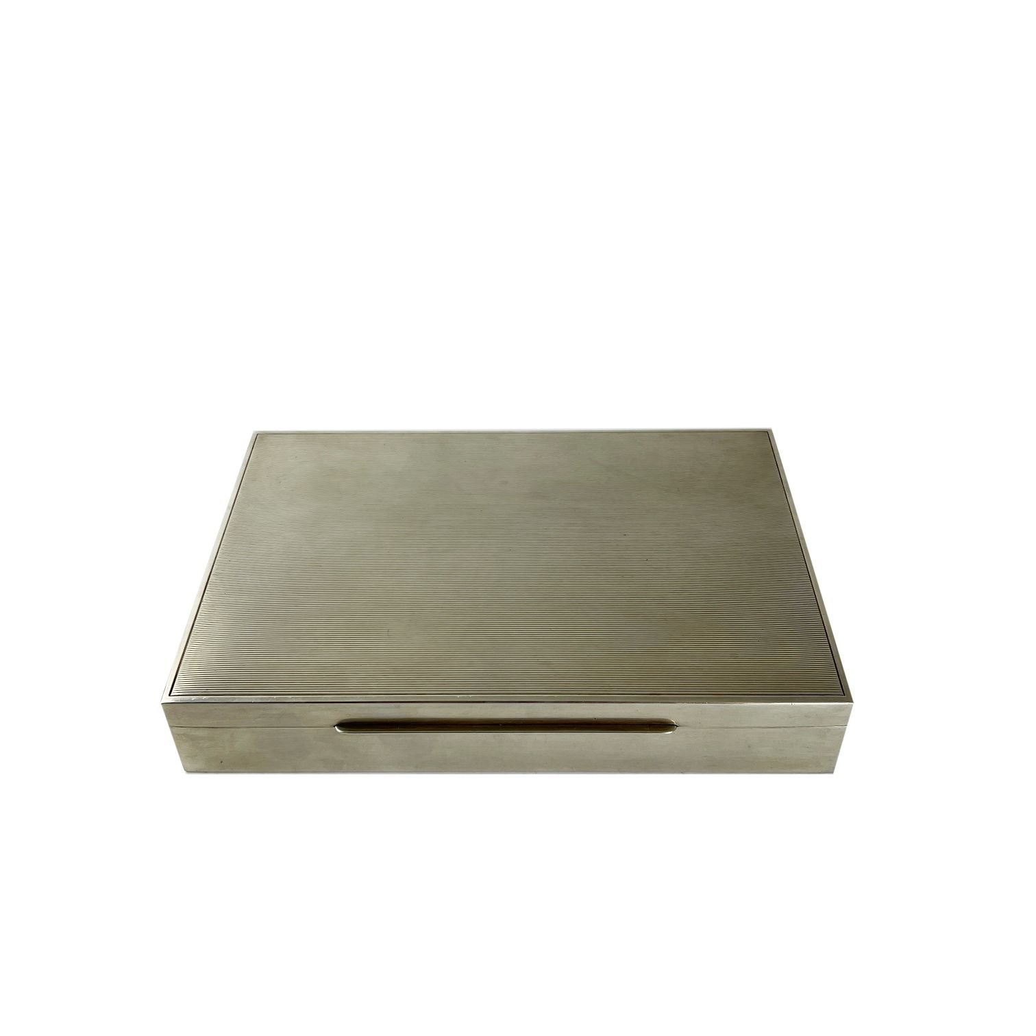 Cigarrera de sobremesa en plata