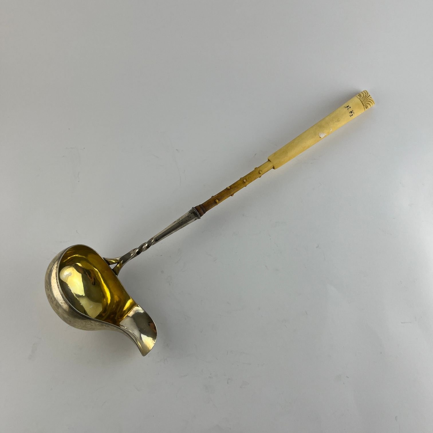 Cucharón alemán en plata