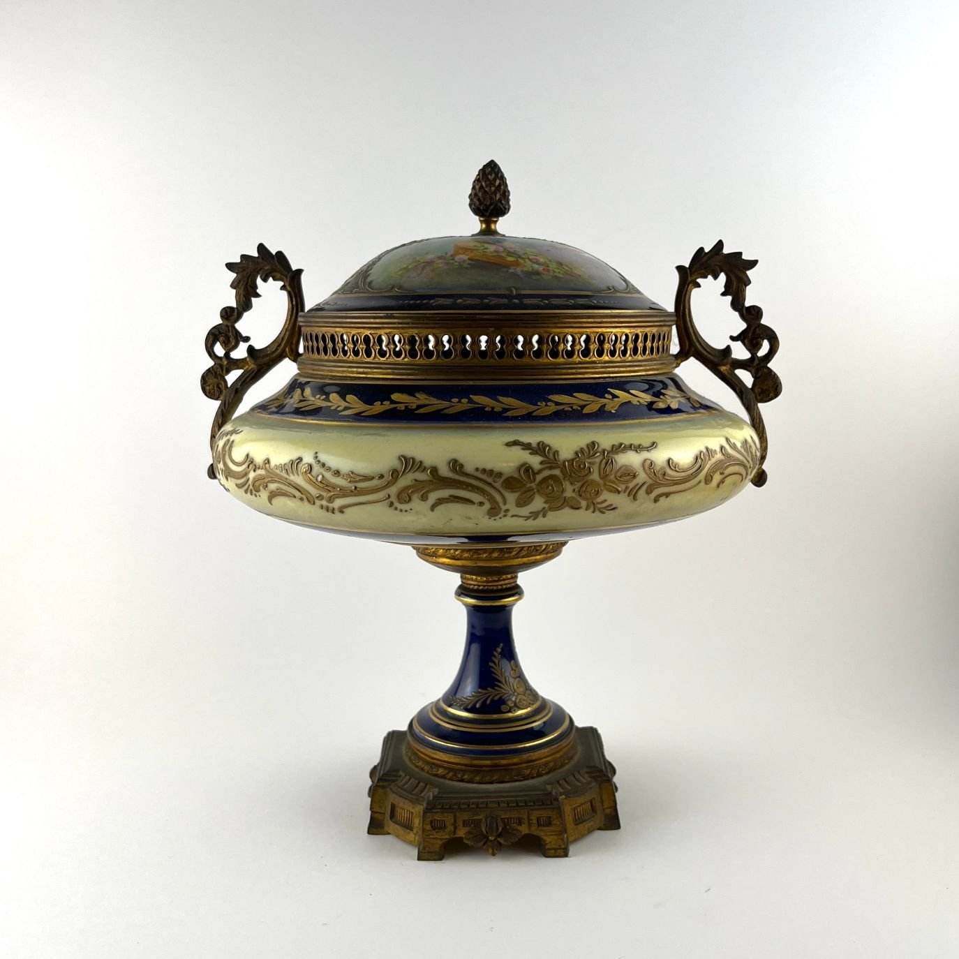 Copón francés Sèvres