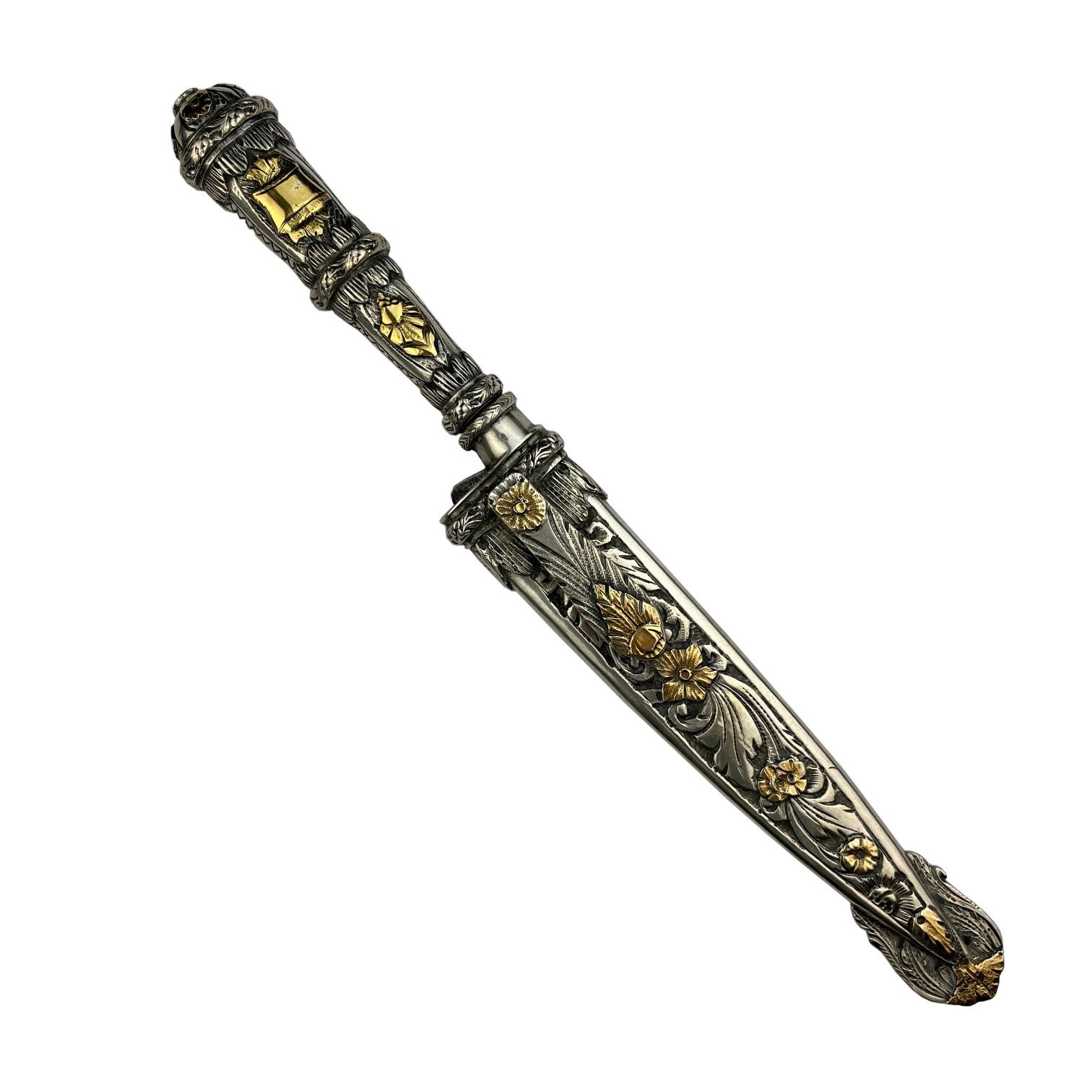 Cuchillo criollo en plata y oro