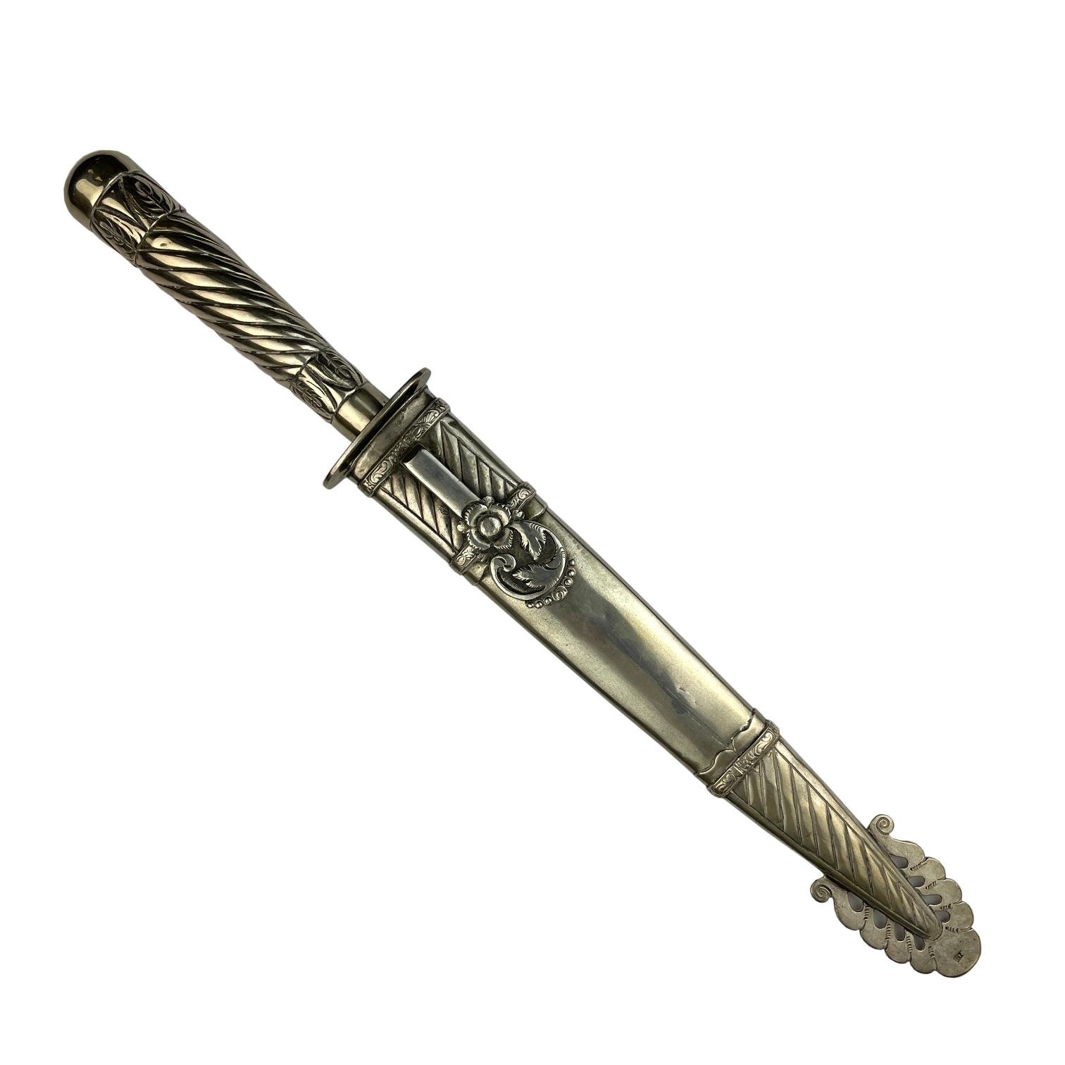 Cuchillo criollo argentino en plata