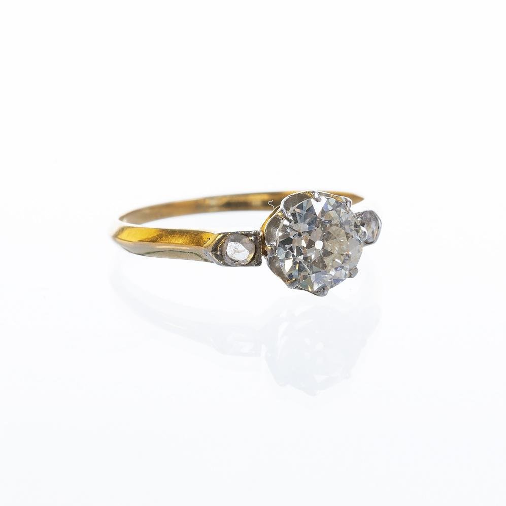 Anillo oro 18 K amarillo, brillante y diamantes