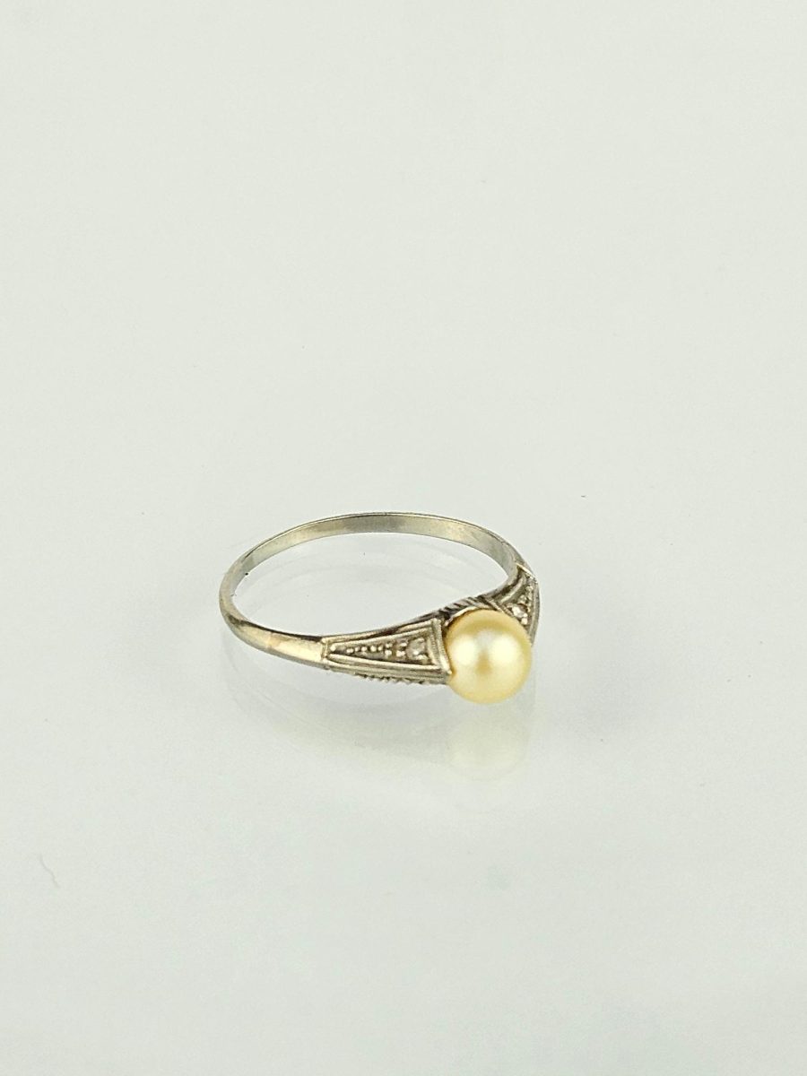 Anillo oro blanco, perla y brillantes