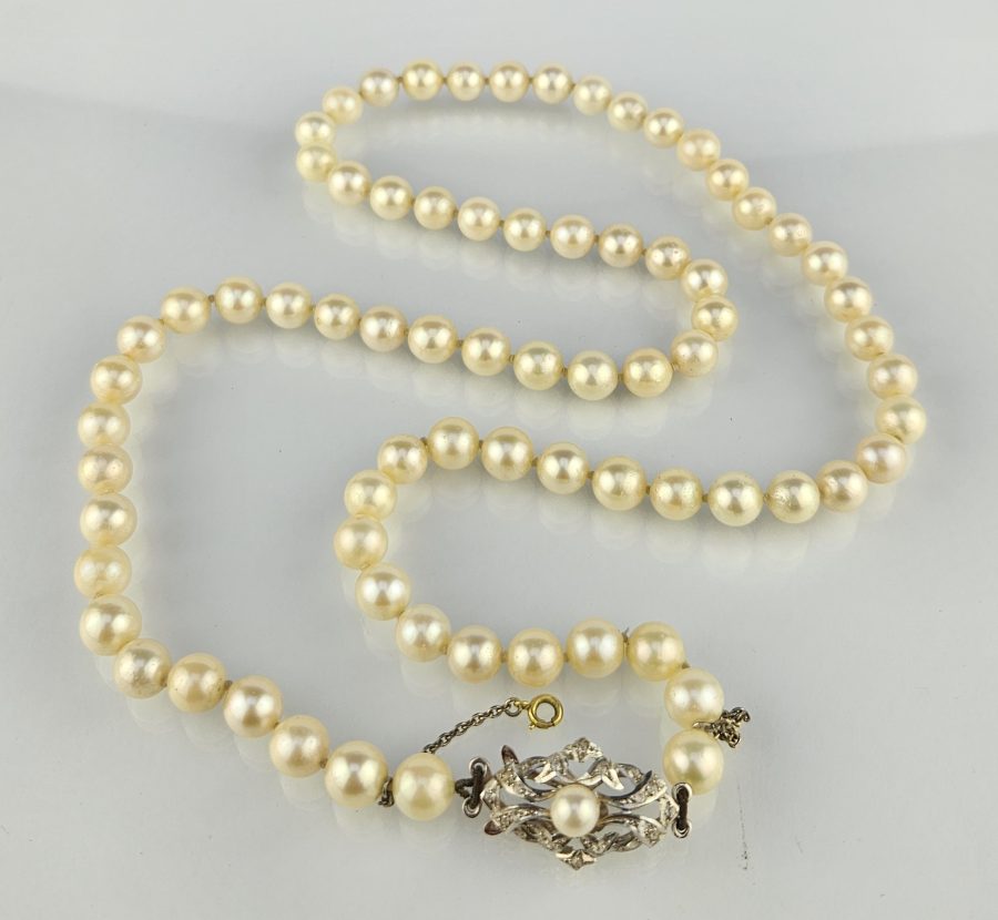 Collar perlas y oro 18 K blanco