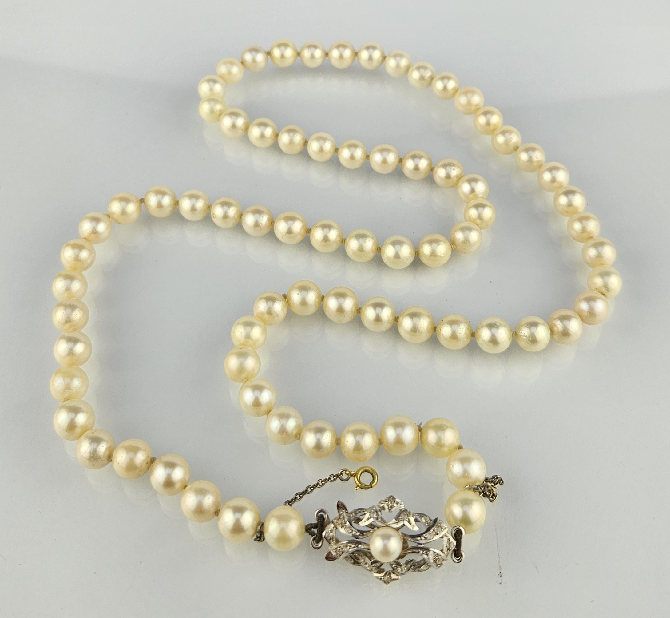 Collar perlas y oro 18 K blanco