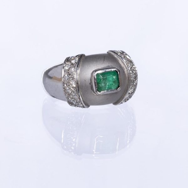 Anillo oro 18 K blanco, esmeralda y brillantes