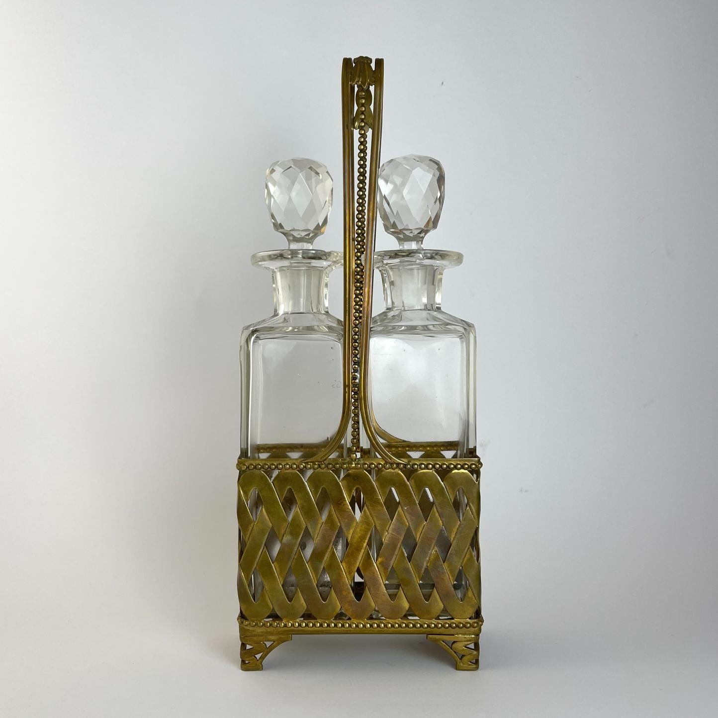 Licorera francesa en bronce