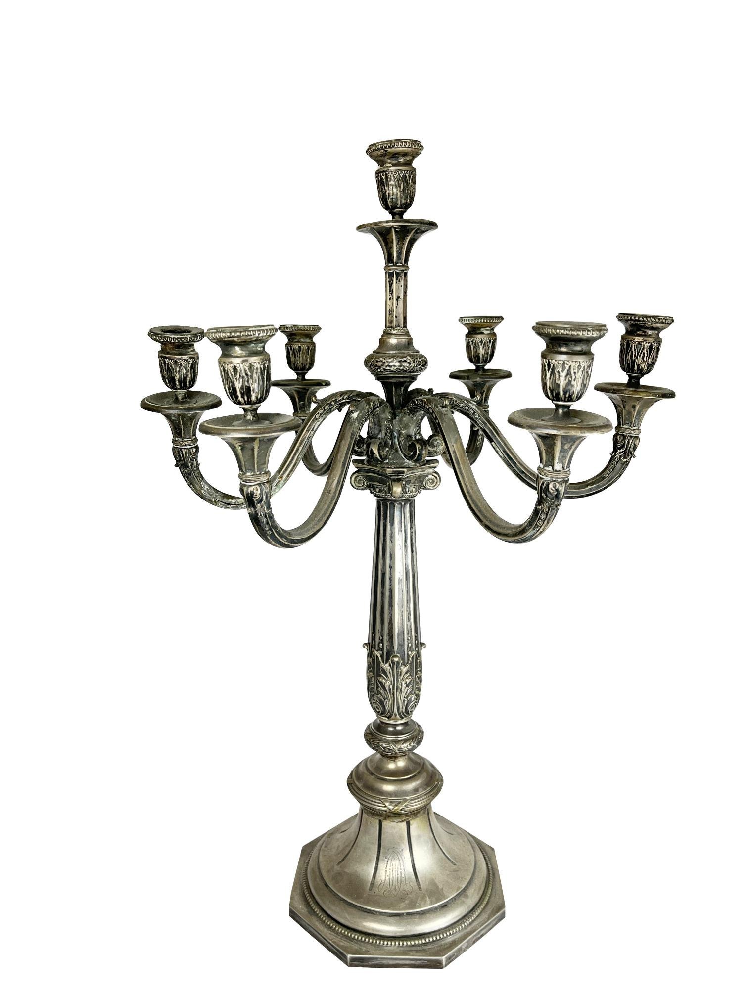 Par de candelabros alemanes en plata