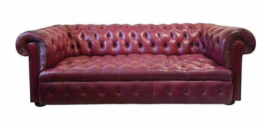 Sofá Chesterfield de tres cuerpos
