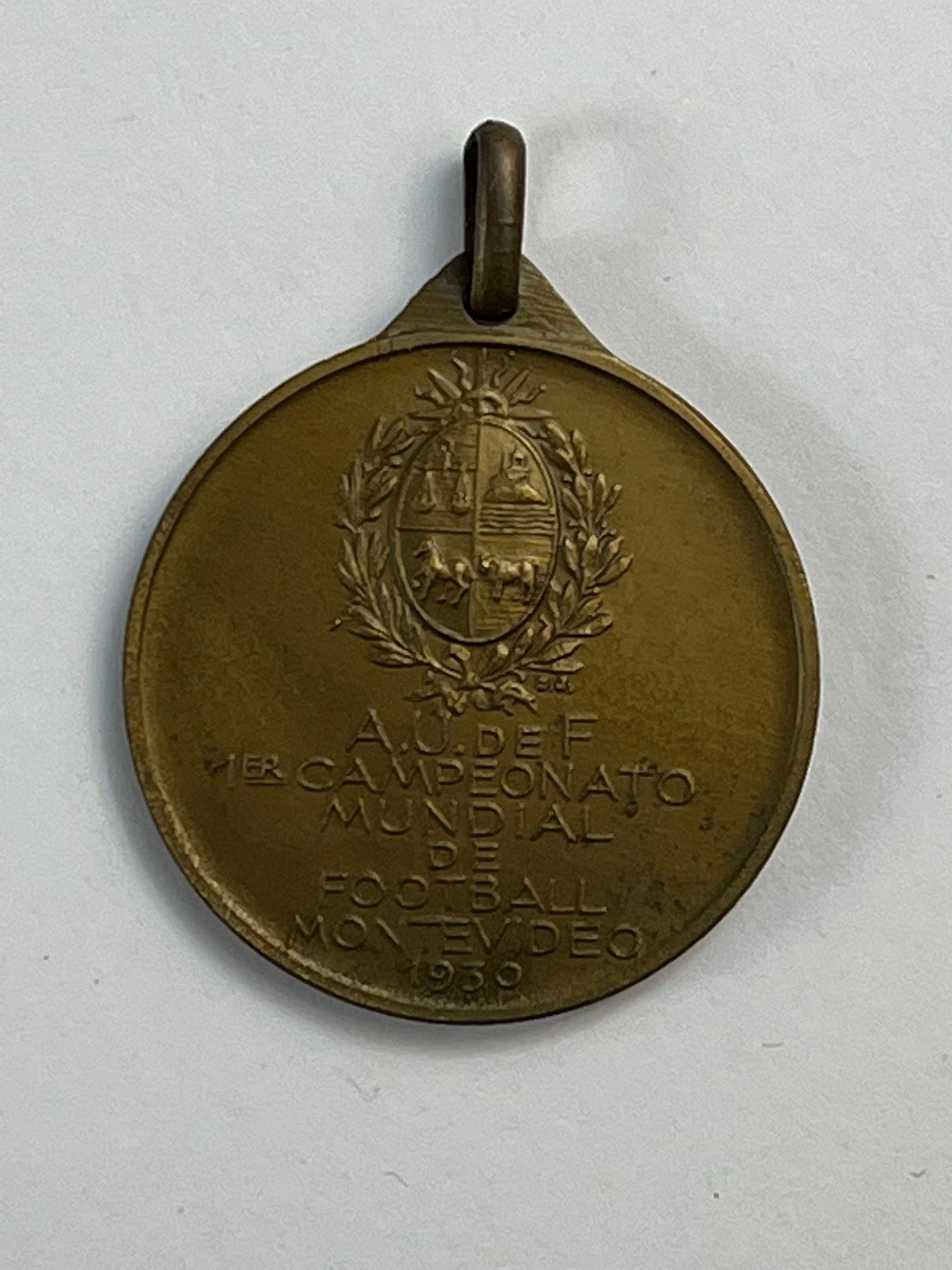 Medalla Torre de los Homenajes 1930 - Imagen 2