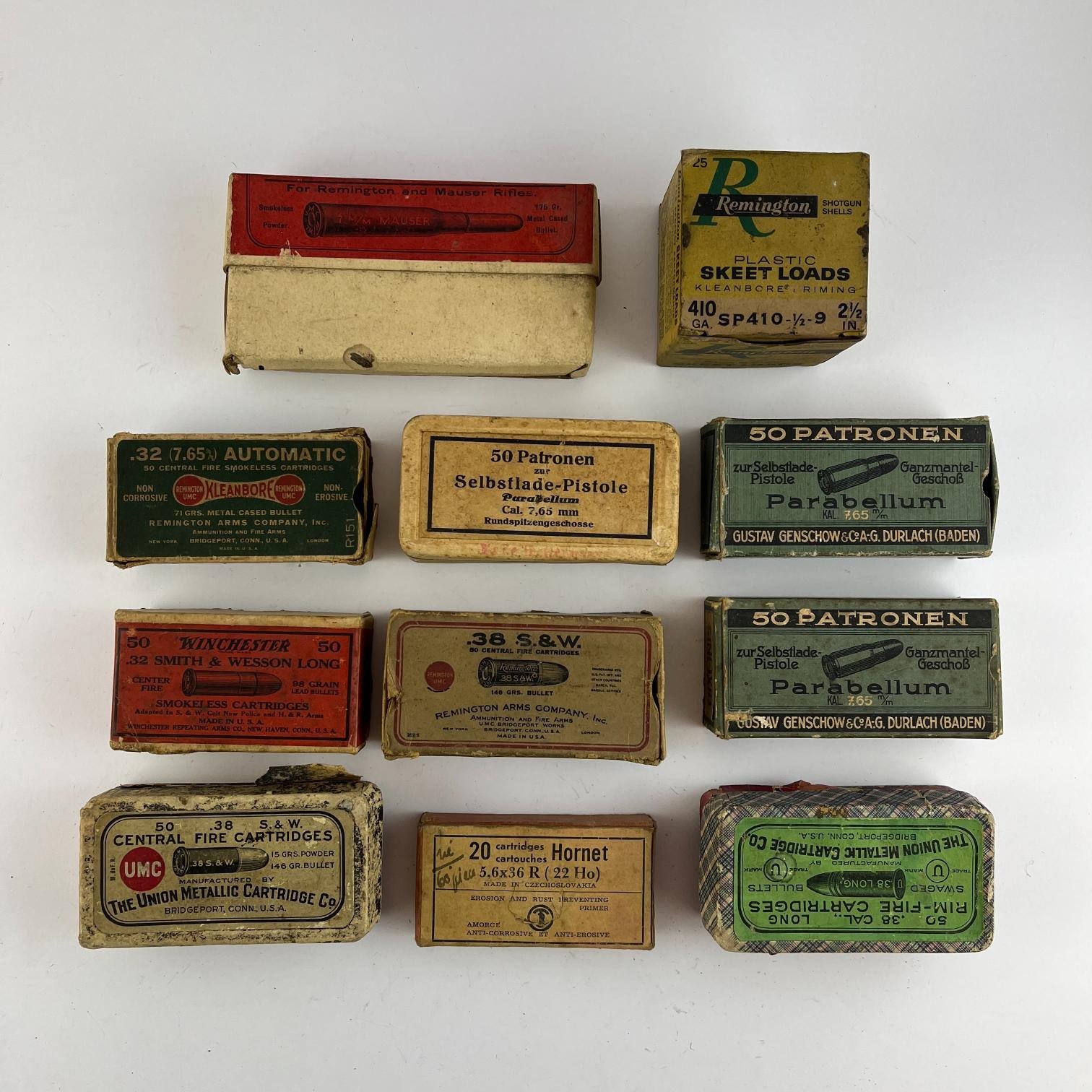 11 cajas vacías de munición