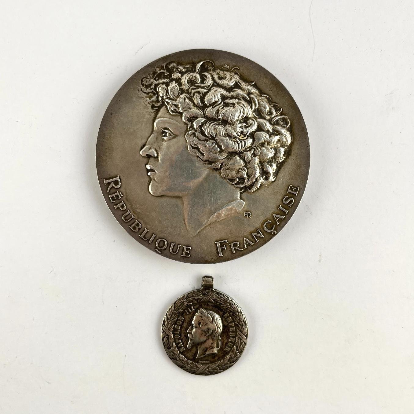 2 medalllas francesas