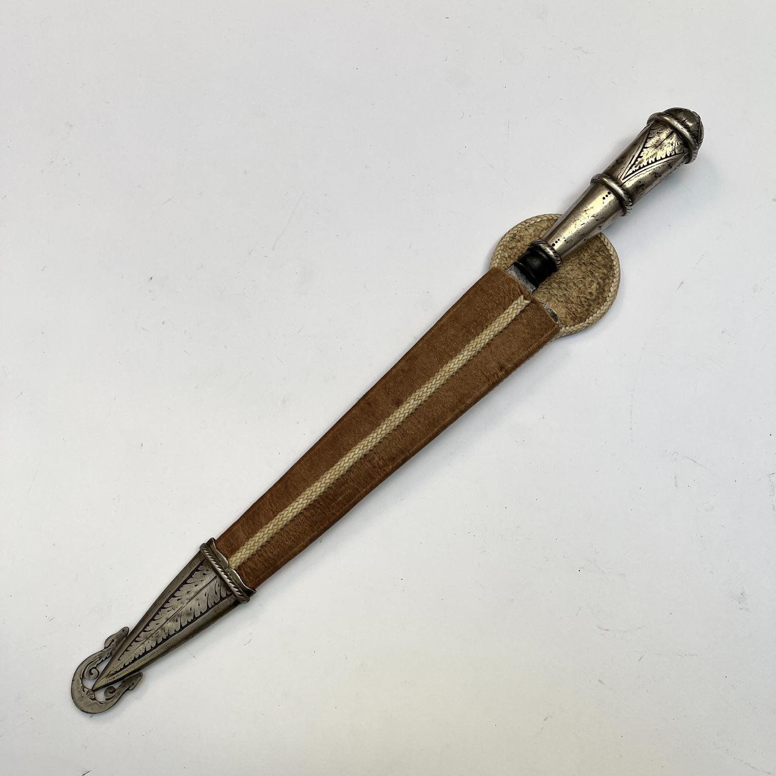 Cuchillo criollo en plata