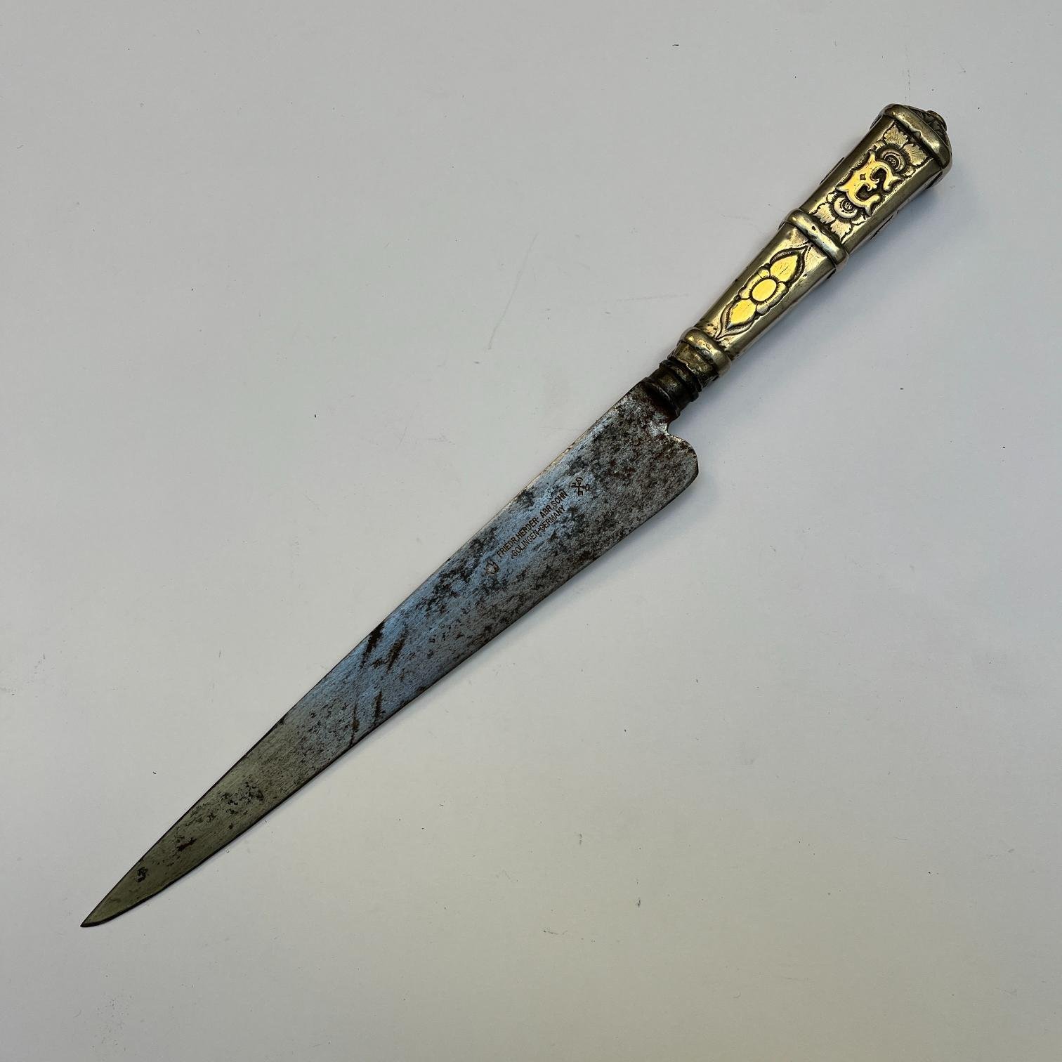 Cuchillo criollo en plata y oro