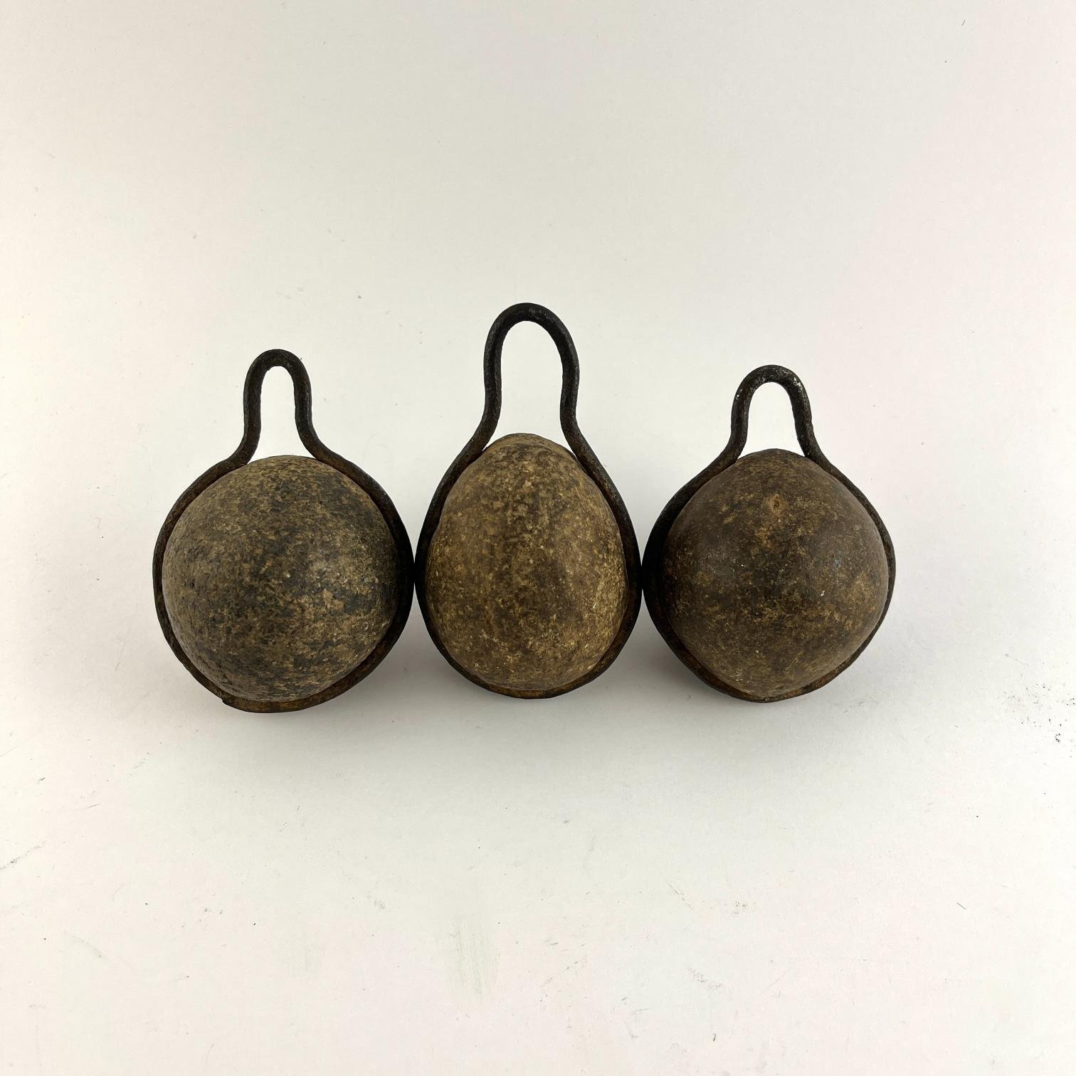 3 boleadoras en hierro