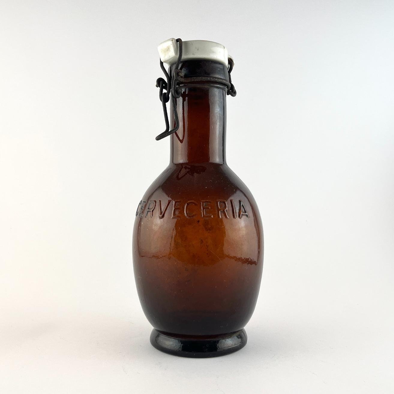 Botella vidrio prensado Cervecería Oriental