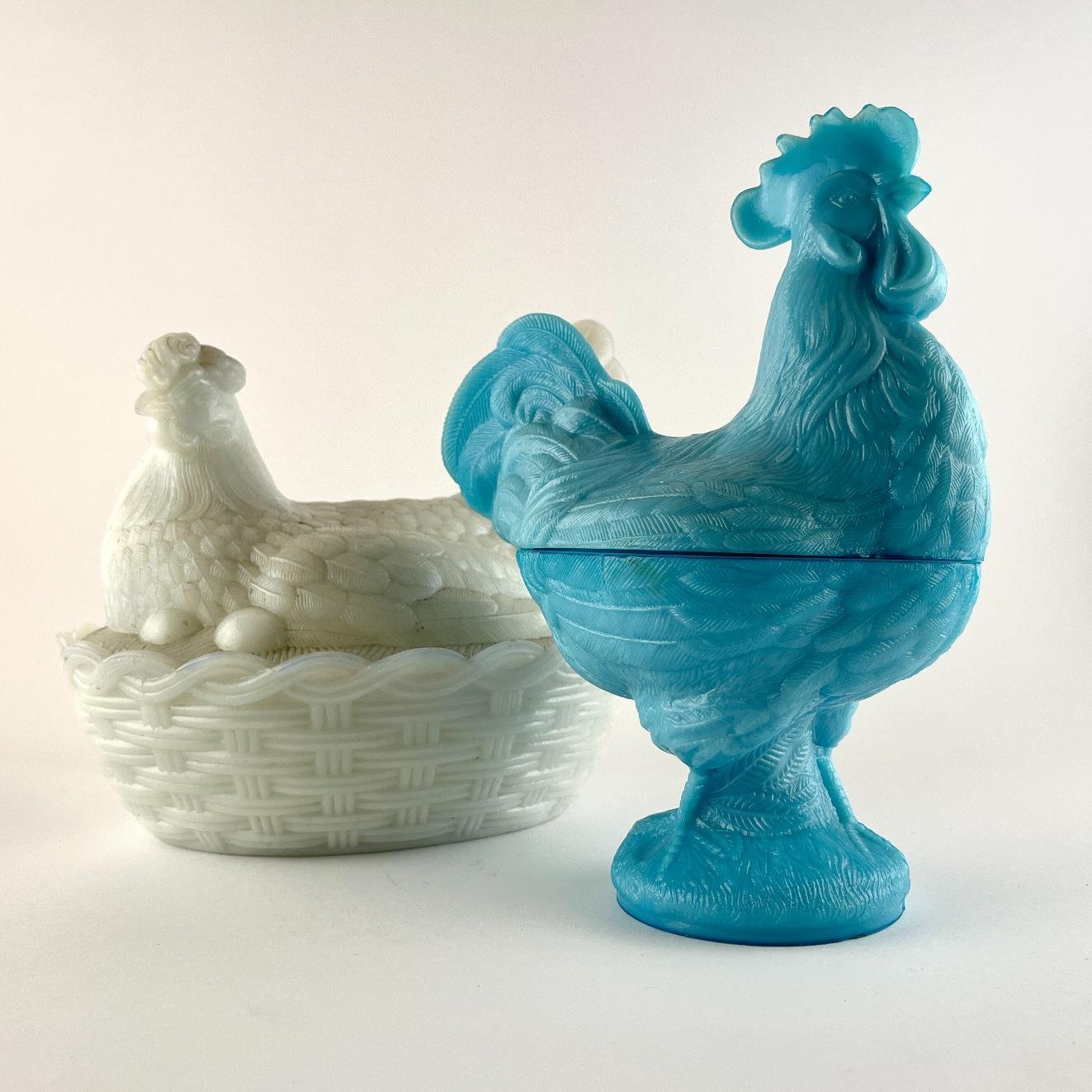 2 hueveras opallina gallo y gallina