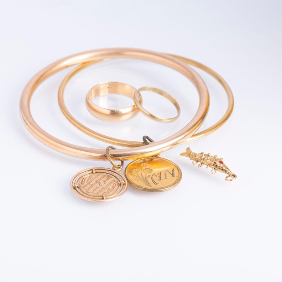 Siete piezas oro