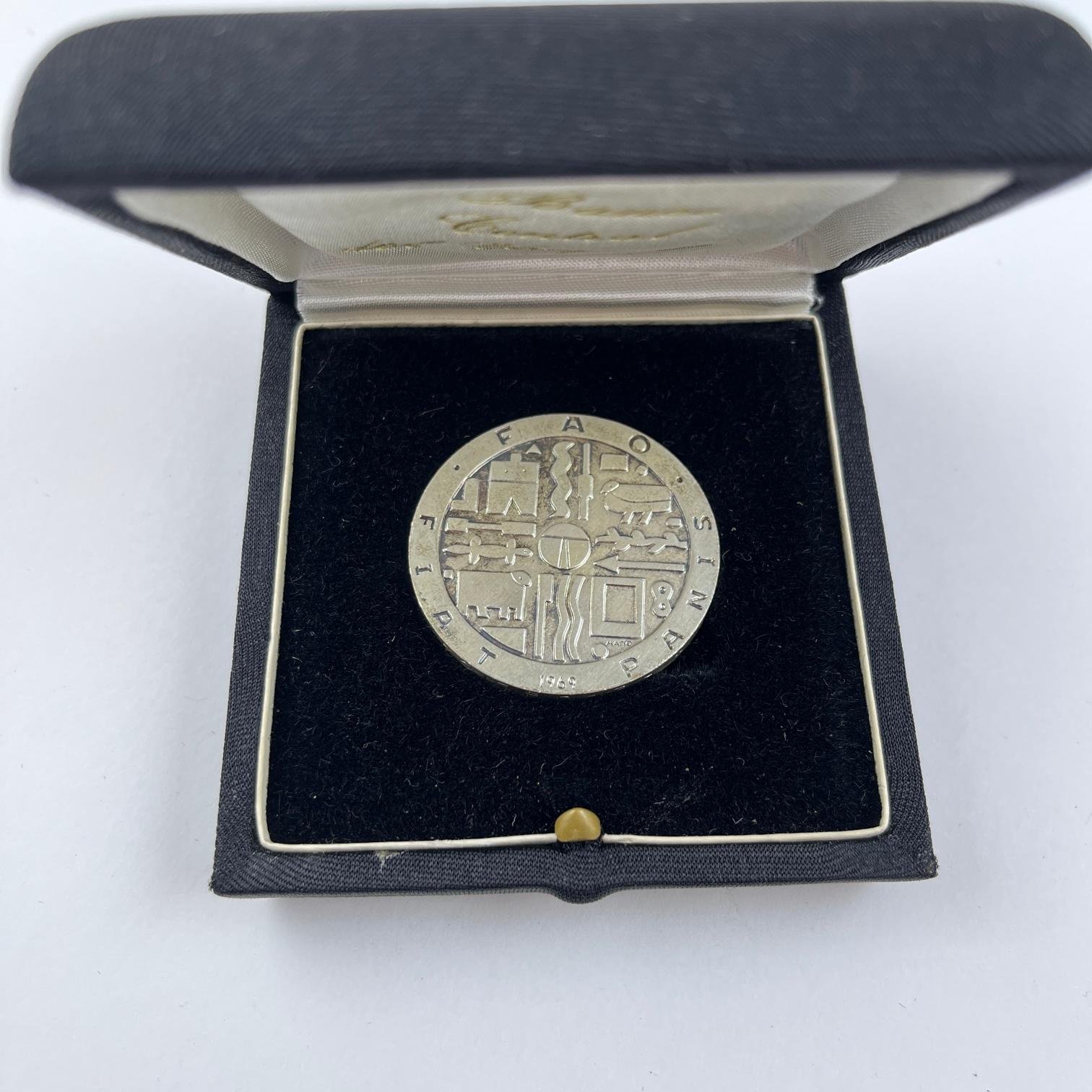 Ocho monedas uruguayas en plata - Imagen 2