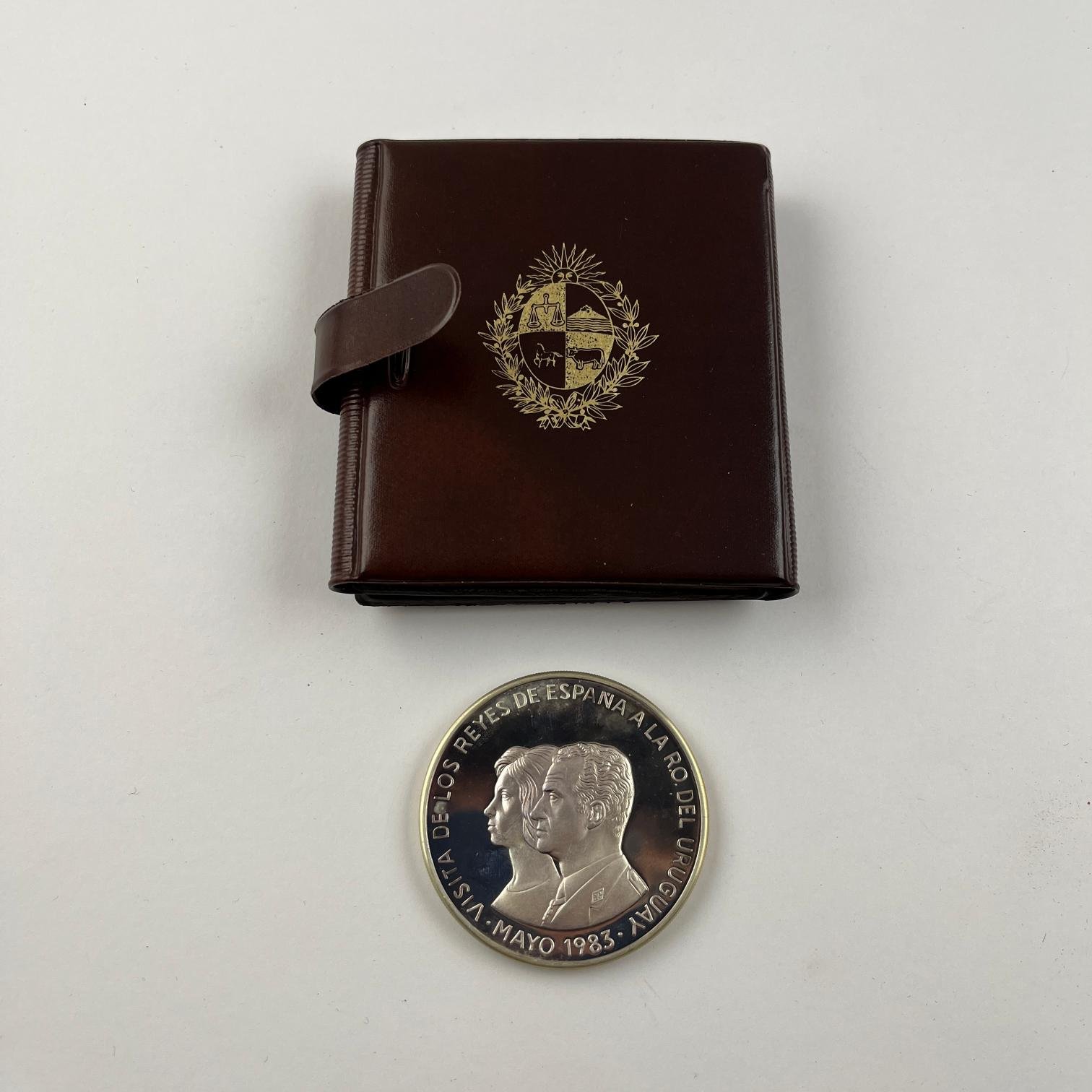 Ocho monedas uruguayas en plata - Imagen 4