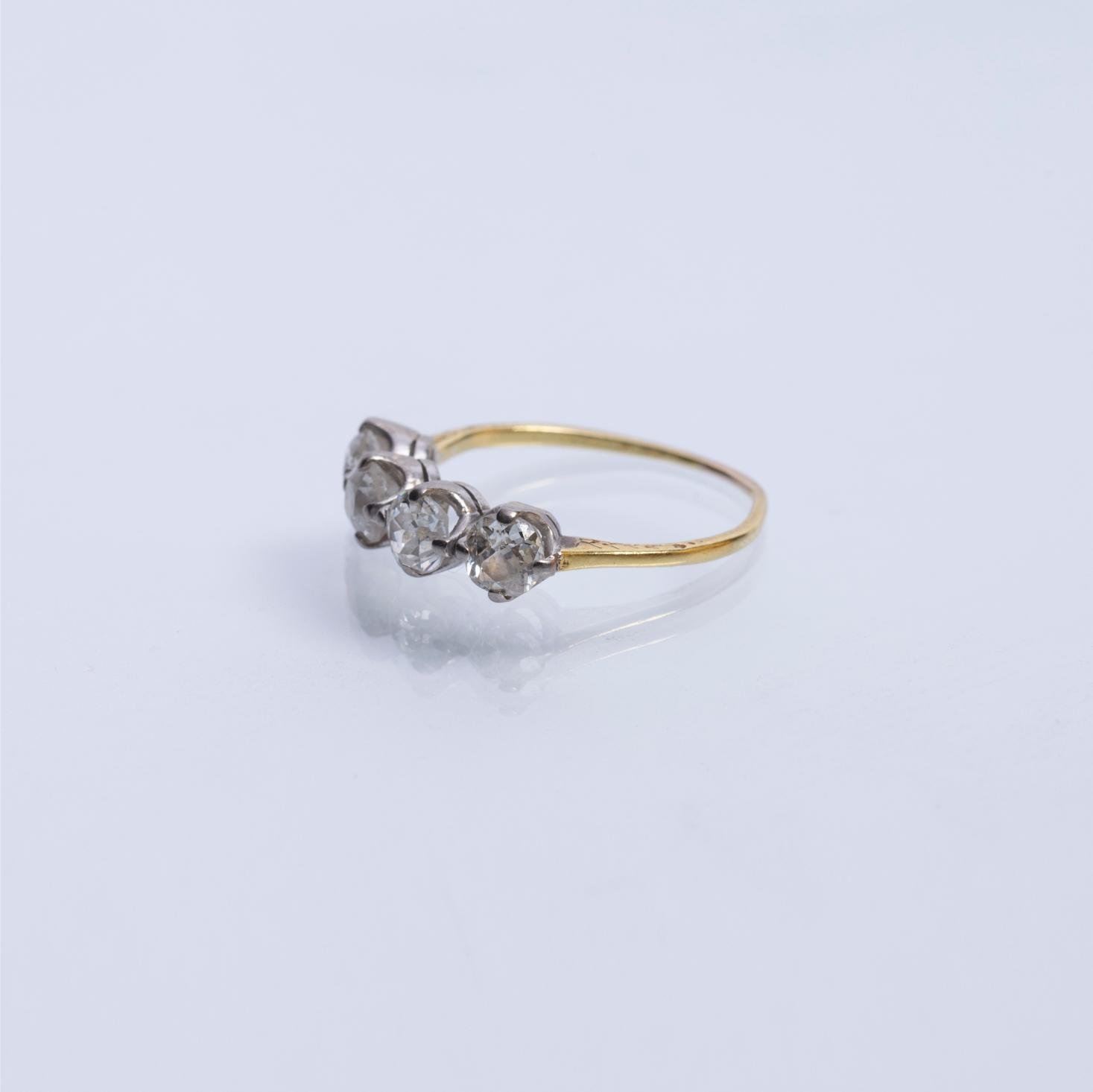 Anillo oro 18 K amarillo y blanco y diamantes - Imagen 2