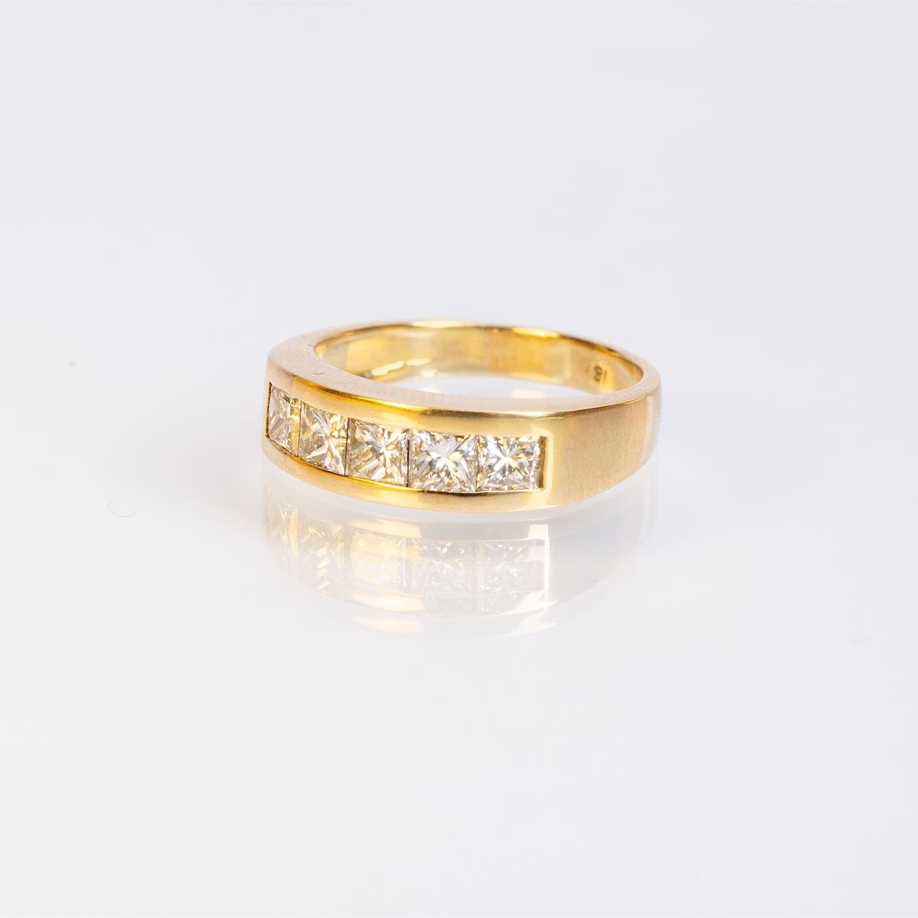 Anillo oro 18 K amarillo y diamantes
