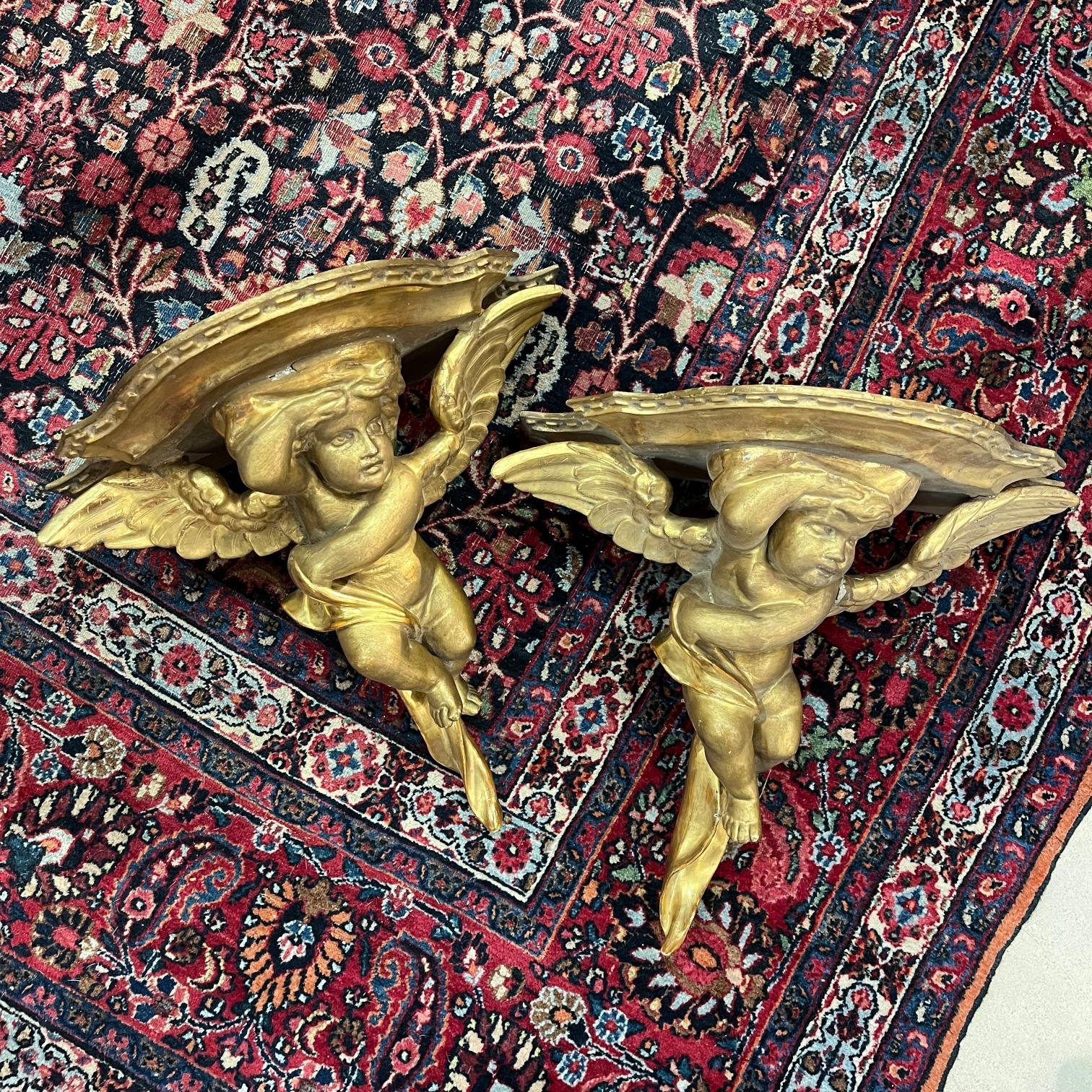 Pár de ménsulas italianas "ángeles