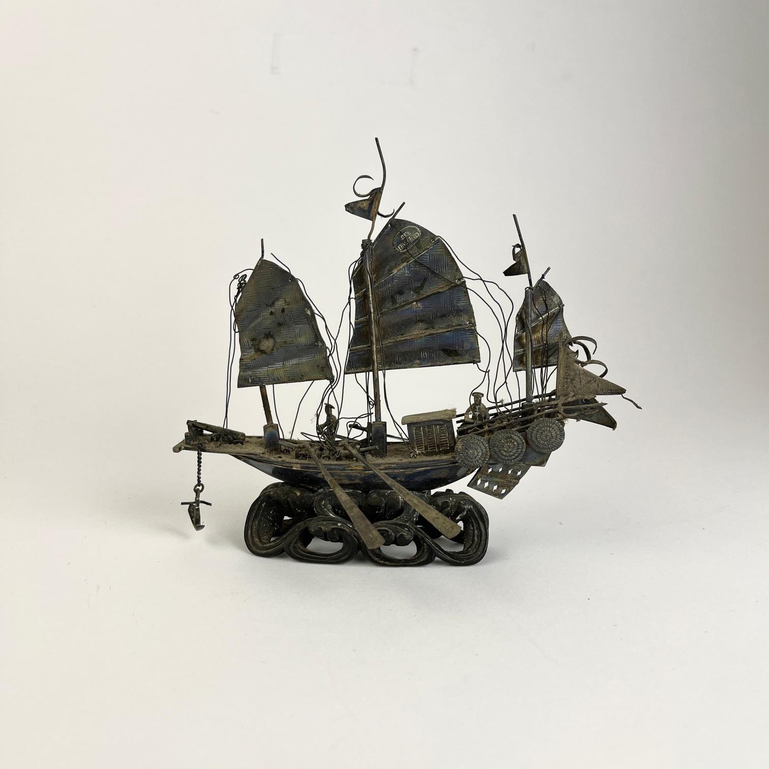 Figura china en plata