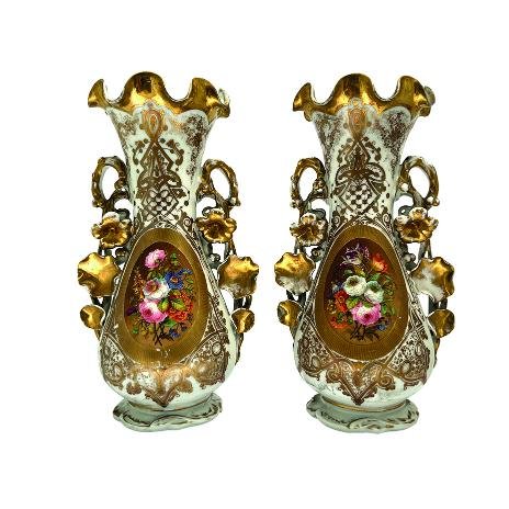 Par de floreros en porcelana isabelina