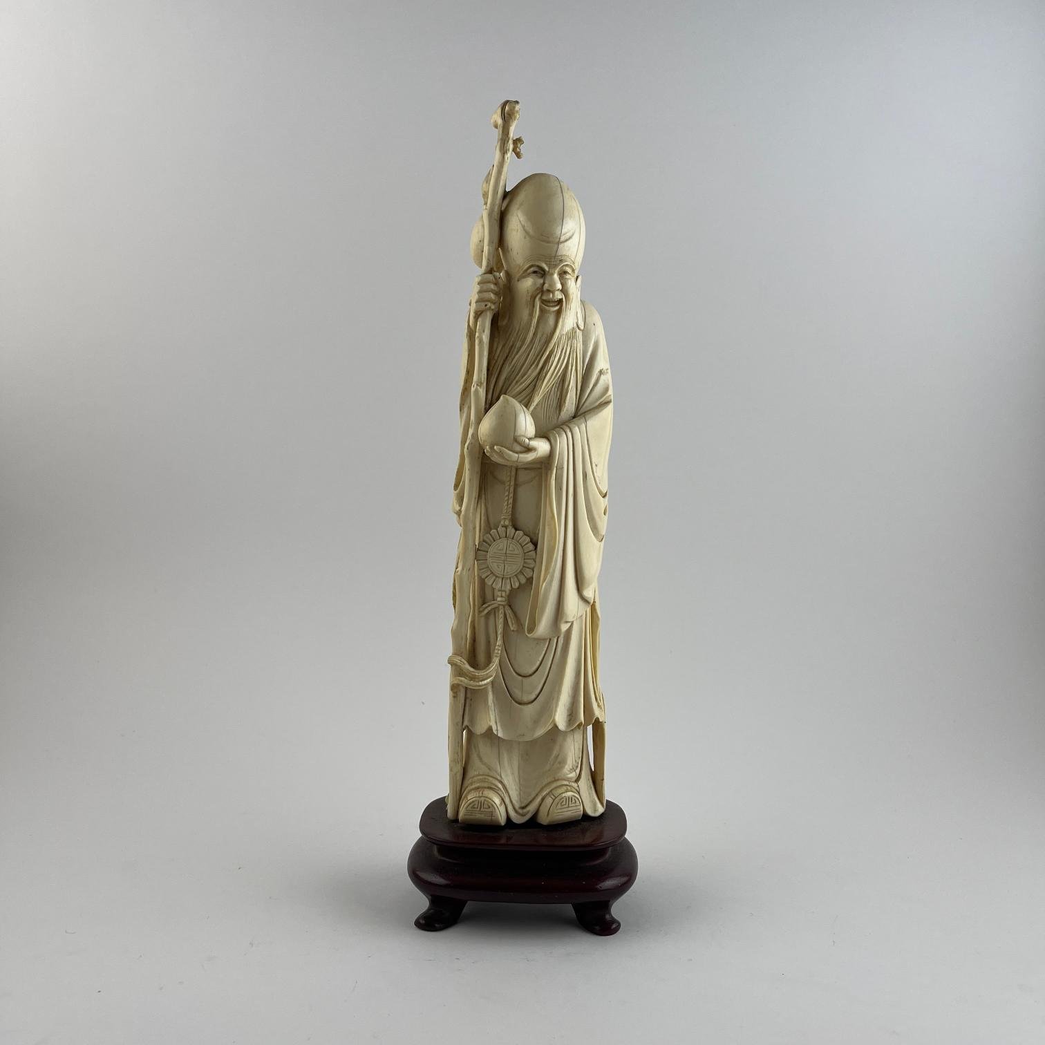 Escultura china en marfil tallado "inmortal"