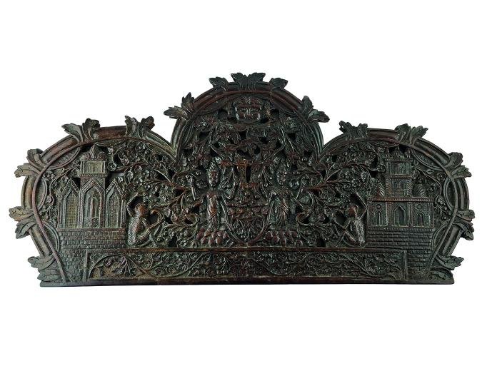 Friso hindú en madera tallada