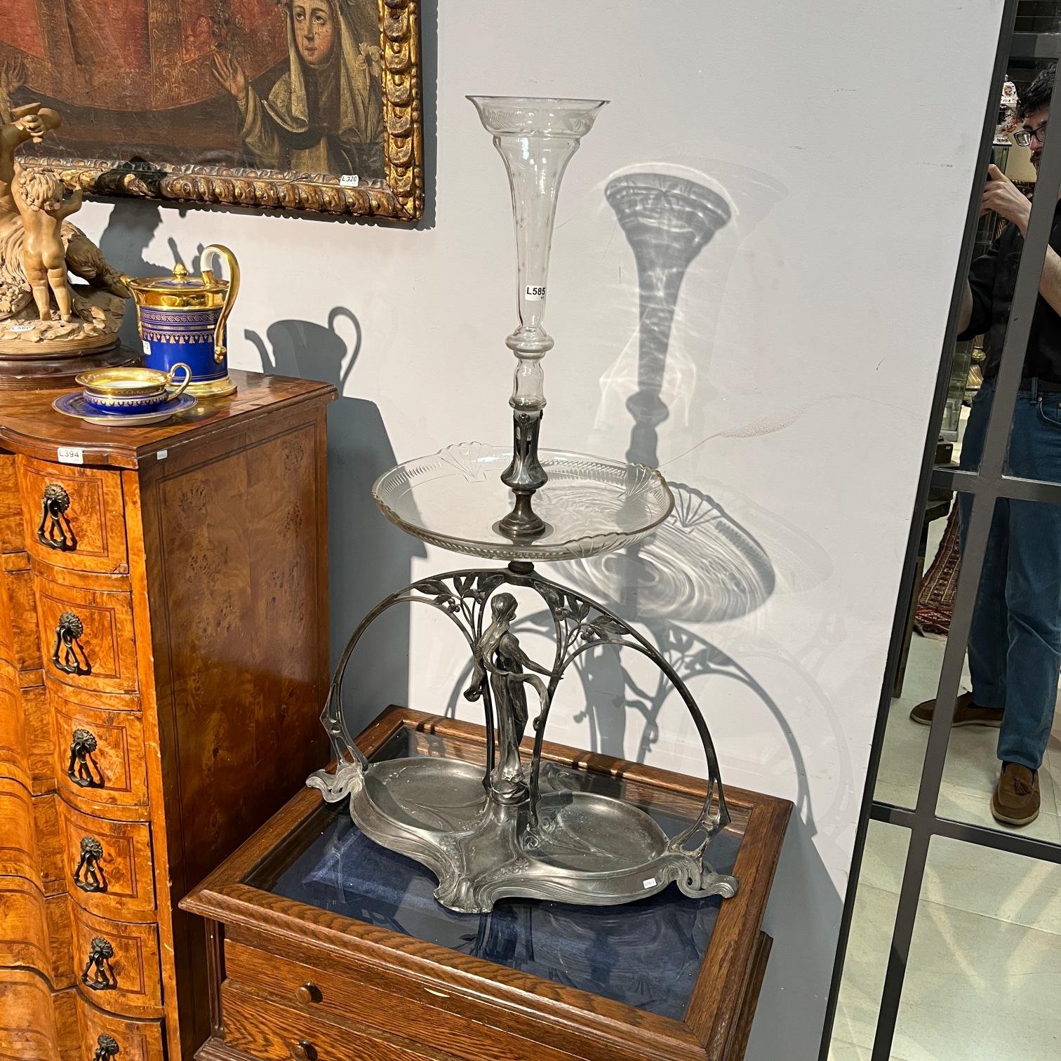 Centro de mesa art nouveau en metal plateado - Imagen 2