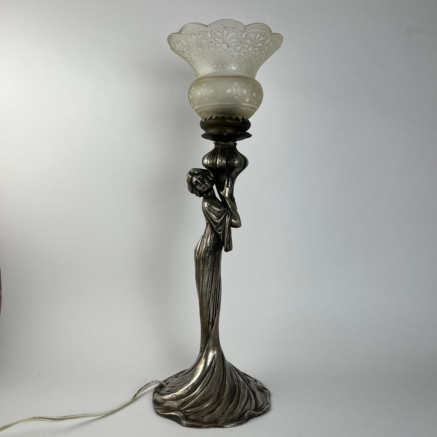 Lámpara art nouveau de sobremesa