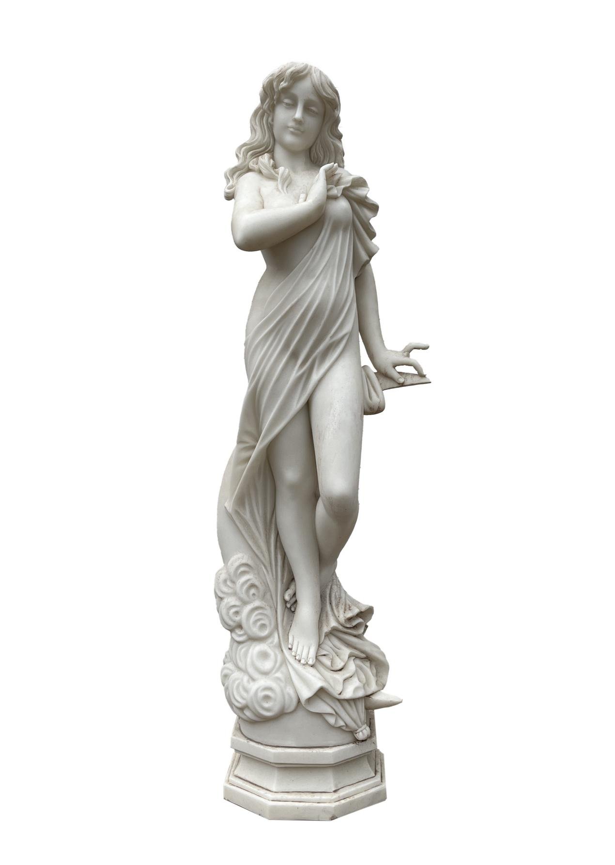 Escultura en mármol "Dama art nouveau"