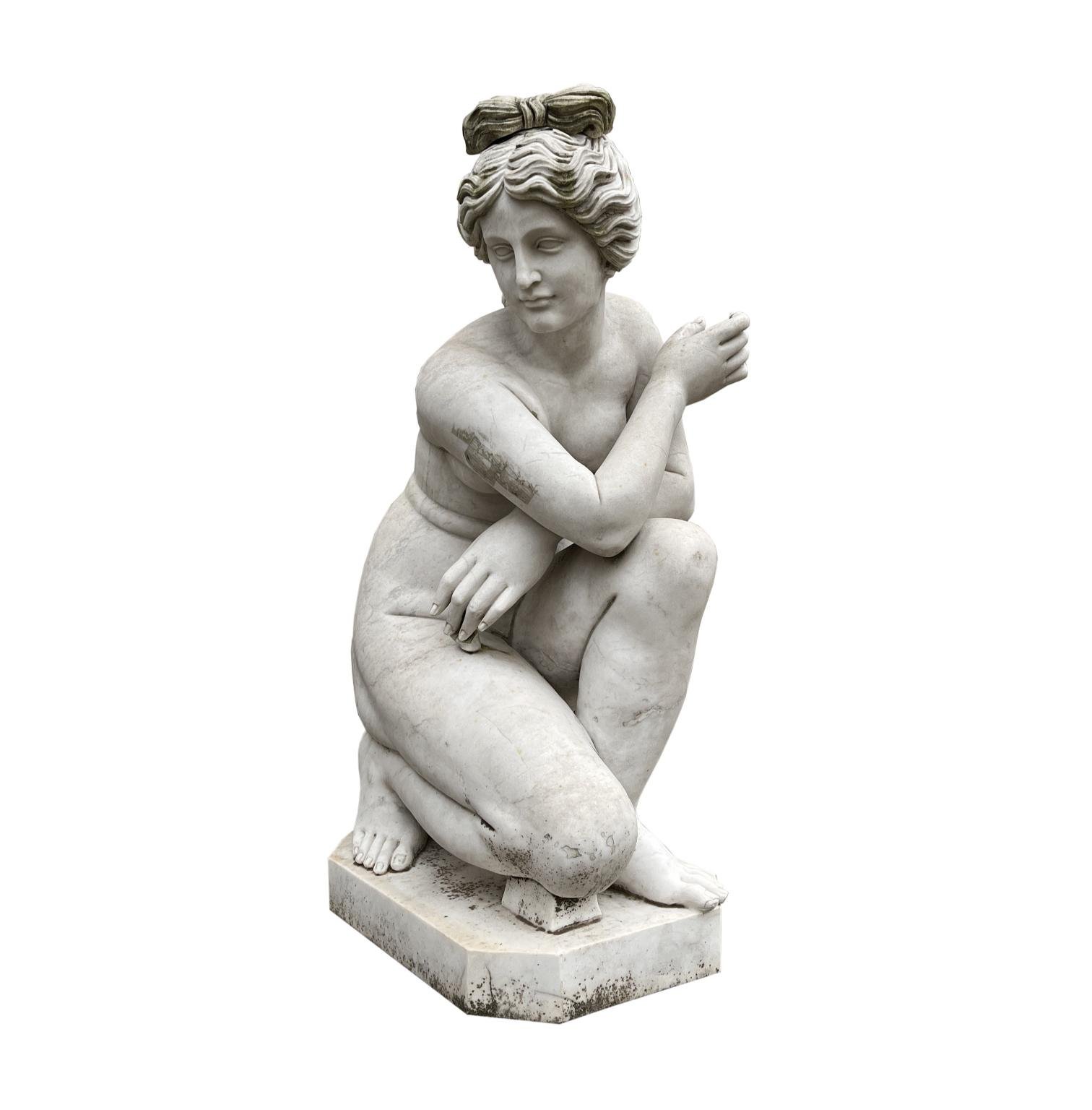 Escultura en mármol "Venus del cántaro"