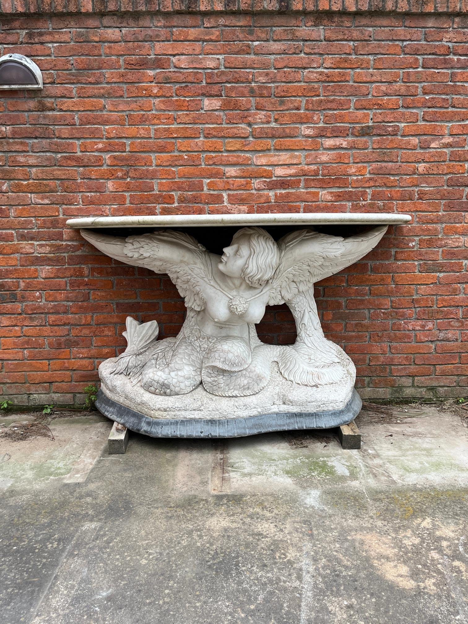 Consola en mármol "sirena"