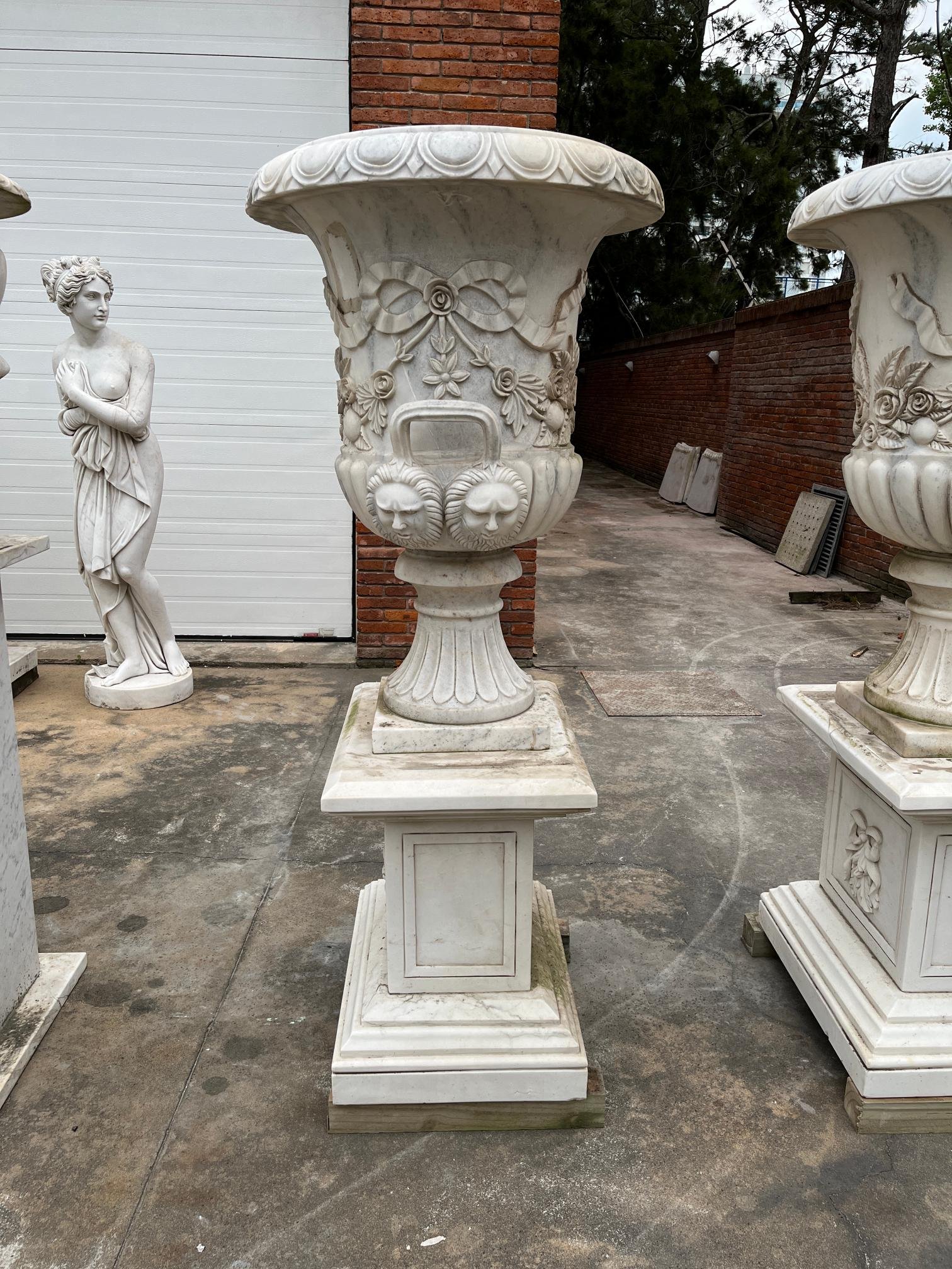 Par de copones en mármol - Imagen 2