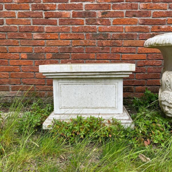 Pedestal en mármol