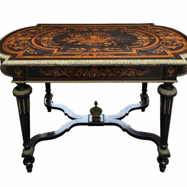 Mesa estilo Napoleón III