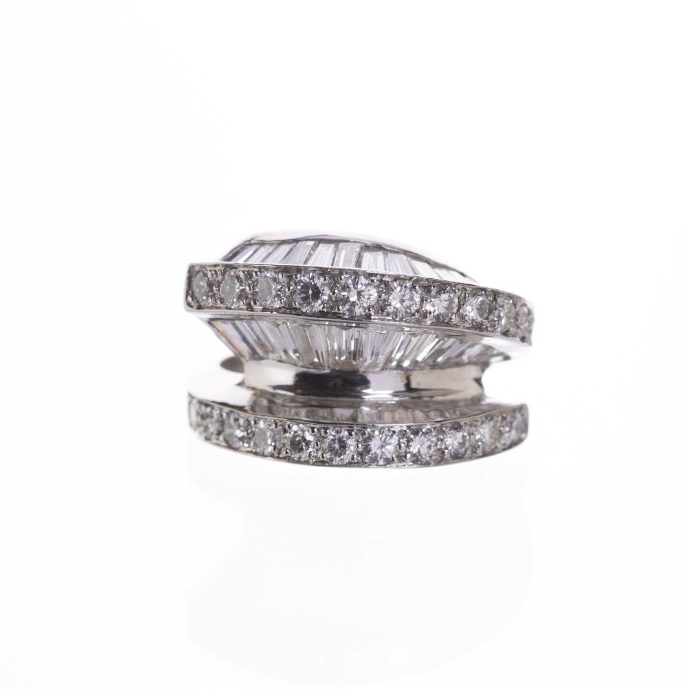 Anillo en platino con diamantes y brillantes